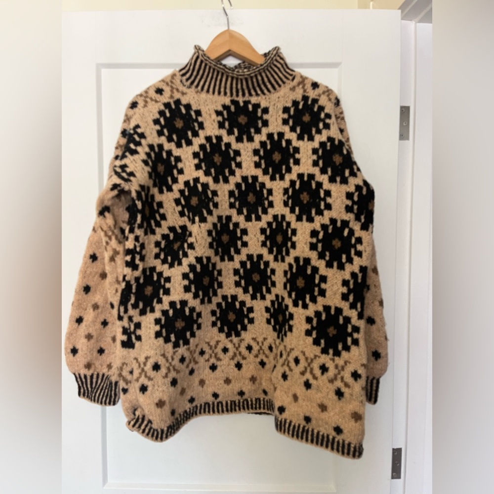 Vintage Chunky Wool Floral Handknit Oversized Graphic Cream/Black Sweater M-XL